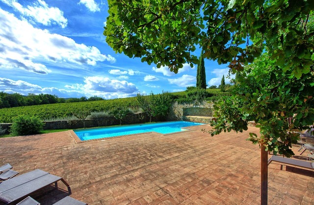 Hermoso apartamento con piscina, A/C, TV, mascotas permitida, vista panorámica y aparcamiento