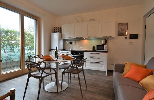 Precioso apartamento para 4 personas con WIFI, A/C, TV, mascotas permitida y aparcamiento