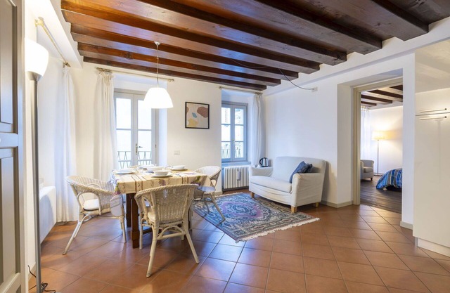 Acogedor apartamento para 2 personas con WIFI, TV, balcón y aparcamiento