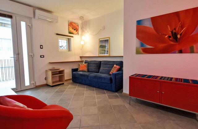 Bonito apartamento para 4 personas con WIFI, A/C, TV, terraza y aparcamiento