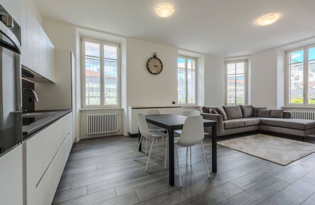 Hermoso apartamento para 5 personas con WIFI, TV, balcón y aparcamiento