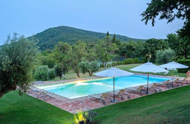 Hermoso apartamento para 9 personas con A/C, WIFI, piscina, TV, vista panorámica y aparcamiento