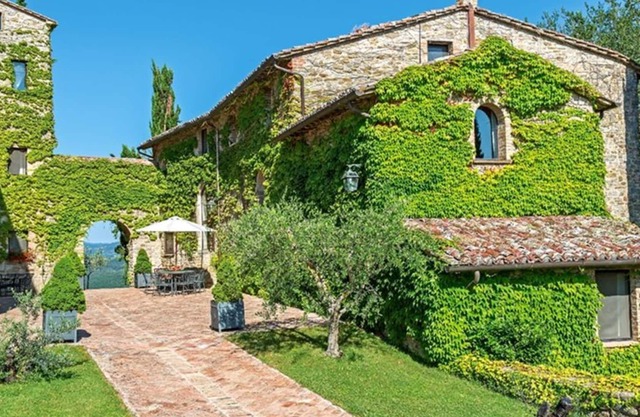 Bonito apartamento para 4 personas con piscina, A/C, WIFI, TV, vista panorámica y aparcamiento