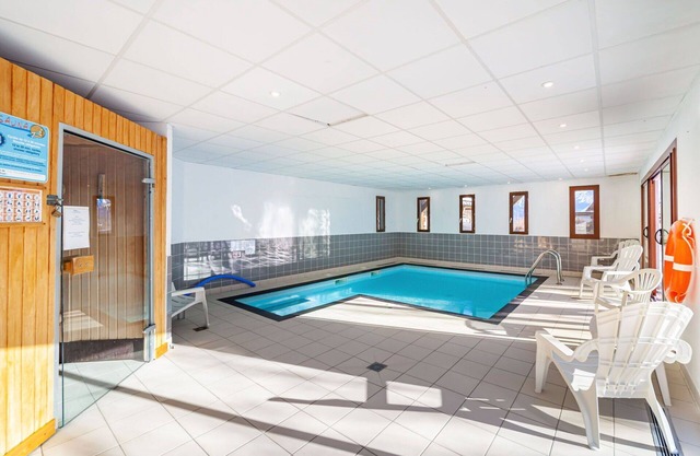 Bonito apartamento con internet, piscina, TV, balcón, mascotas permitida y aparcamiento