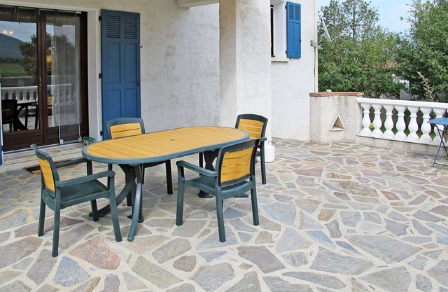 Acogedor apartamento para 6 personas con A/C, WIFI, TV, terraza y aparcamiento