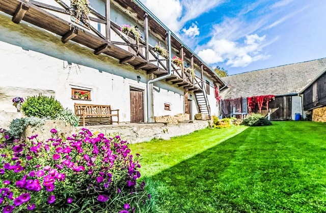 Precioso apartamento en villa con WIFI, piscina, TV, mascotas permitida y aparcamiento