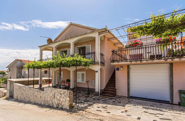 Precioso apartamento en Okrug Gornji