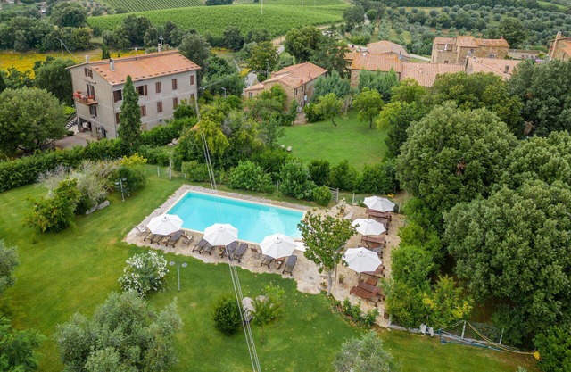 Bonito apartamento en villa con A/C, WIFI, piscina, TV, patio, vista panorámica, aparcamiento