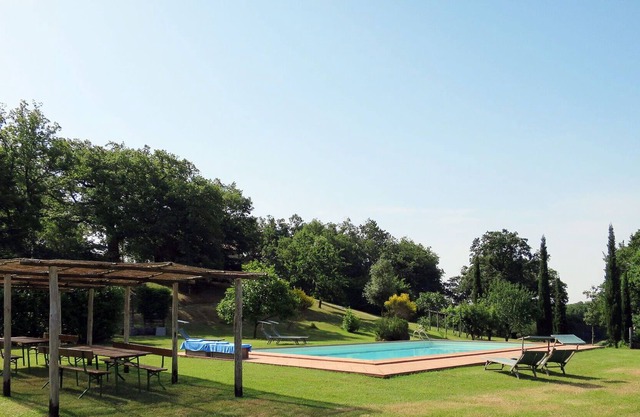 Acogedor apartamento en villa con piscina, A/C, WIFI, patio, mascotas permitida y aparcamiento