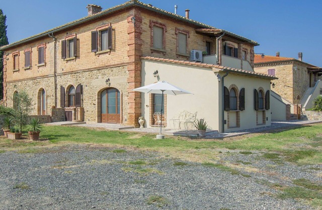Precioso apartamento en villa con A/C, WIFI, terraza, mascotas permitida y aparcamiento