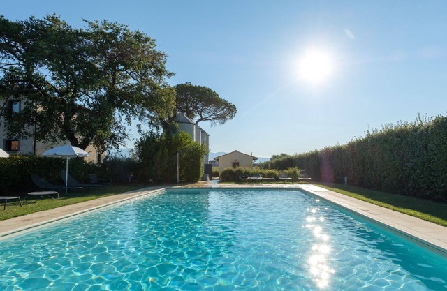 Hermoso apartamento en villa para 2 personas con piscina, WIFI, TV, patio y aparcamiento