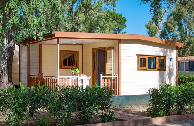 Precioso apartamento en villa para 4 personas con WIFI, A/C, piscina, TV, terraza y aparcamiento
