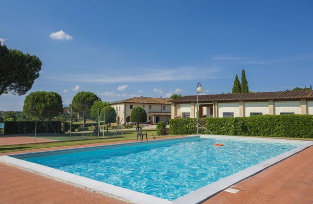 Acogedor apartamento en villa con piscina, WIFI, TV, mascotas permitida y aparcamiento