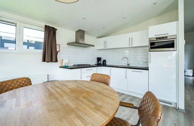 Acogedor apartamento en villa para 4 personas con WIFI, piscina, TV, terraza y aparcamiento