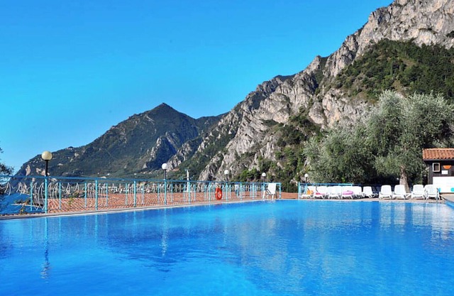 Lovely apartment for 4 guests with pool, WIFI, hot tub, A/C, TV, terrace and parking