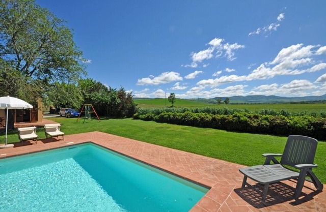Acogedor apartamento con WIFI, piscina, vista panorámica y aparcamiento, cerca de Montepulciano