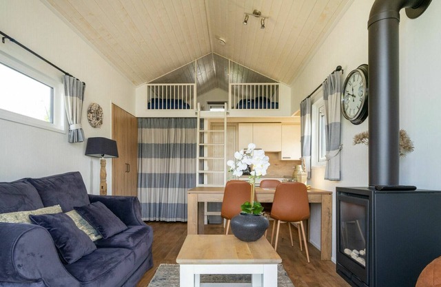Bonito apartamento en villa para 4 personas con WIFI, TV, terraza y aparcamiento