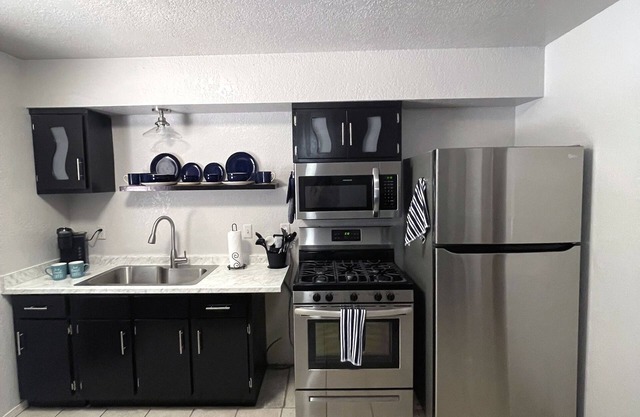 Lovely Apartment on a Pecan Farm and Horse Ranch