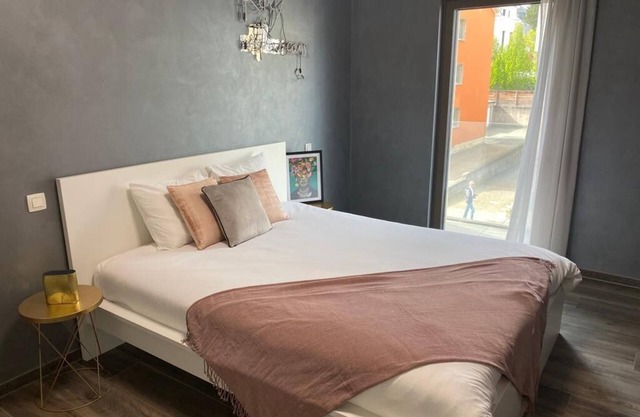 Lovely Belair City Center One Bedroom