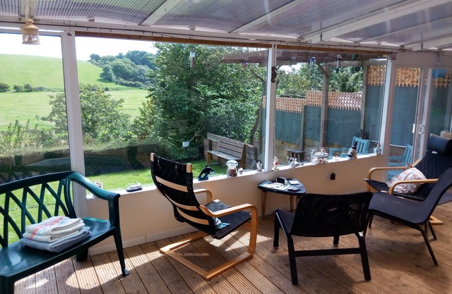 Precioso Bright Garden Apartment con WiFi y Spa con vistas a la reserva RSPB. Brading