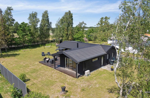 Lovely bright summer house in Marielyst