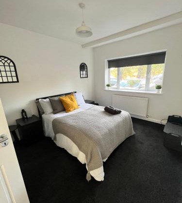 Lovely Bruce Castle Apartment