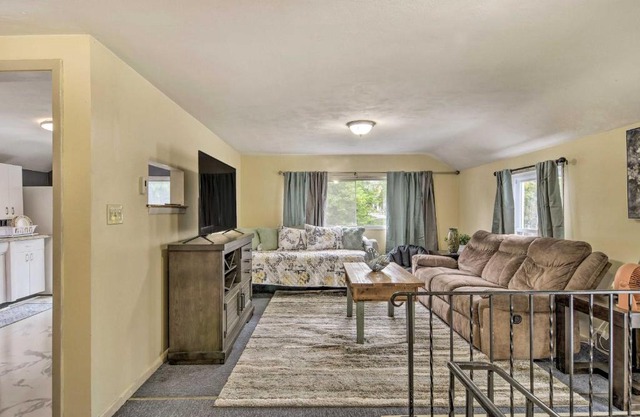 Lovely Buffalo Home, 21 Mi to Niagara Falls
