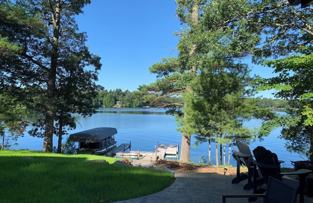 Lovely cabin on Balsam Lake! A relaxing getaway with fabulous sunsets!