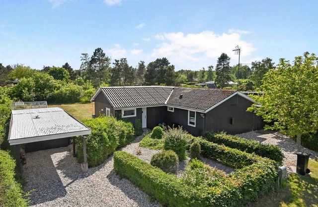 Lovely cottage full of holiday atmosphere