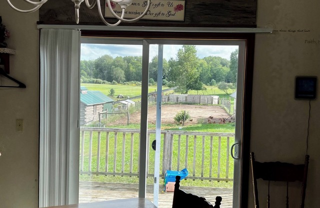 Lovely Country Home Close to Tippy Dam, Little River Casino, Lake MI, Bear Creek