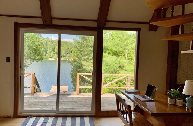 Lovely cozy cottage on north end of Lake Joseph Muskoka