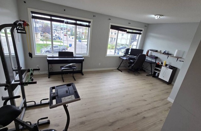 Lovely & Cozy Home Near BANFF! Ski and Hike!