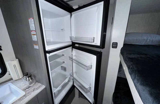 Lovely Deluxe RV Comfy Experience 3B 1Bt