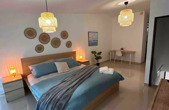 Lovely Dorado Beach Villa With King Size Bed