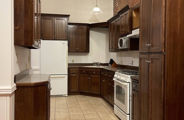 Lovely Downtown 2 Bedroom Loft