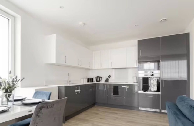 Lovely En-suite Flat With Balcony and Parking