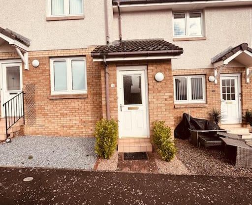 Lovely entire 2 Bedroom apartment