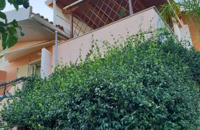 Encantadora casa de vacaciones en familia junto al mar con hermosas puestas de sol