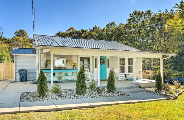 Lovely Forest City Cottage - Hike & Bike!
