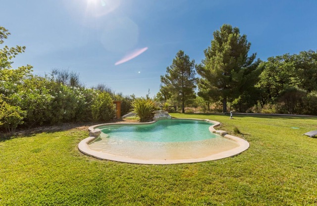 Lovely House for your holidays. Pool, perfect place to discover famous PROVENCE