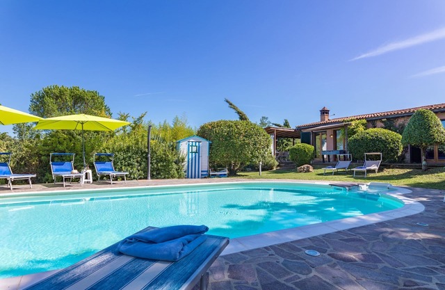 lovely ground floor cottage, sleeps 6 set in a tranquil ,private and panoramic position – completely