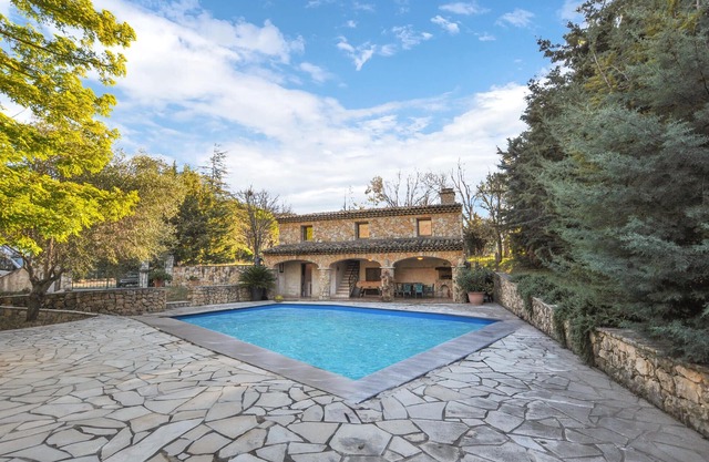 Preciosa casa en Saint-Vallier-de-Thiey