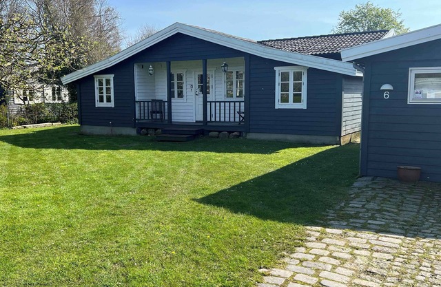 Lovely holiday home with a view of the water