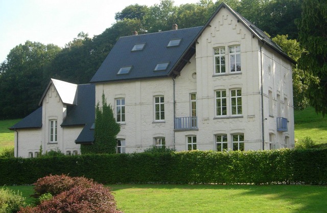 Fantástica casa de vacaciones en Chimay con terraza