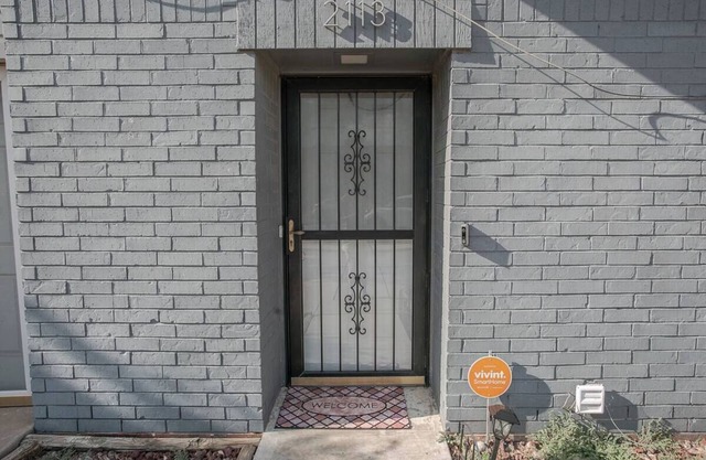 Lovely Home 2-bedroom house in Oklahoma City with WiFi and AC