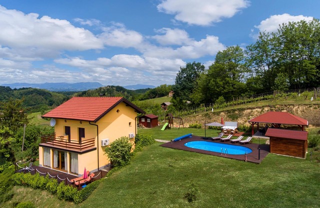 Preciosa casa en Bobovec Rozganski