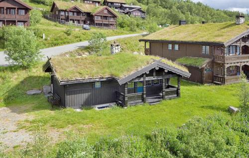 Lovely Home In Beitostølen