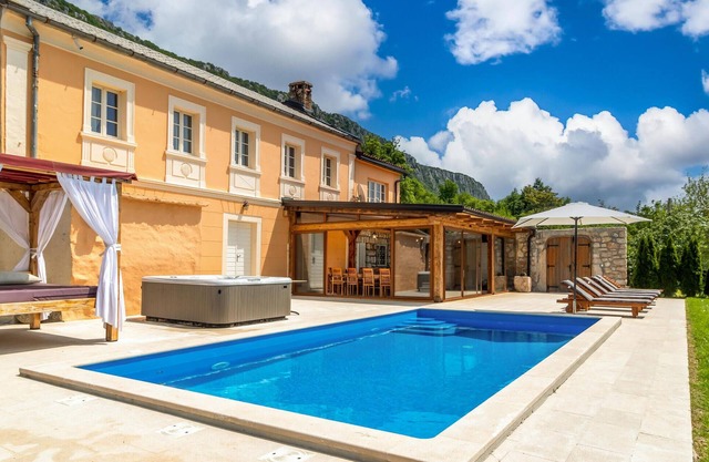 Preciosa casa en Bribir