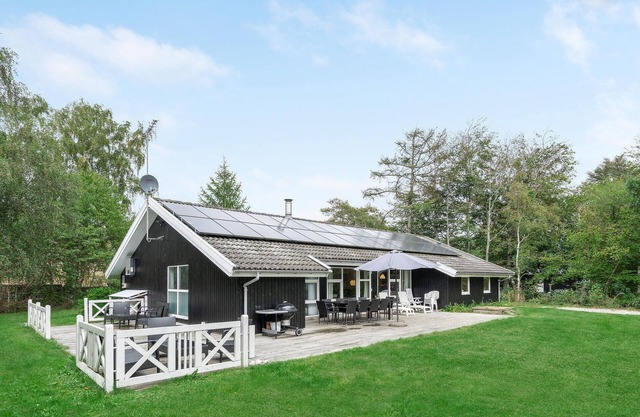 Preciosa casa en Græsted con cocina