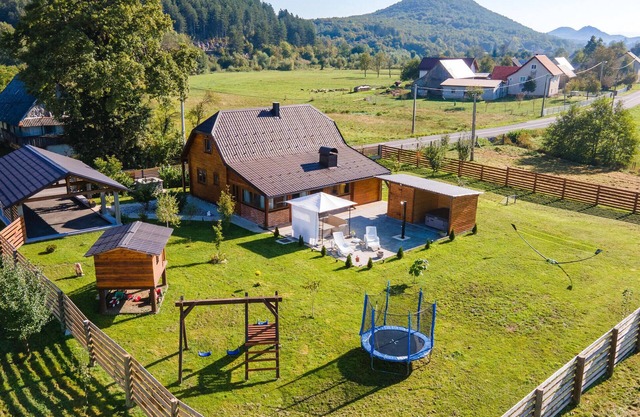 Preciosa casa en Gornje Pazariste